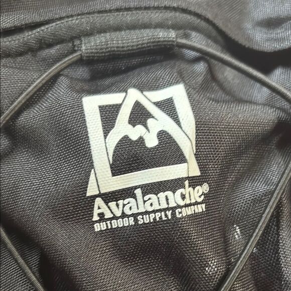 Avalanche Black Men's Backpack - Picture 2 of 12